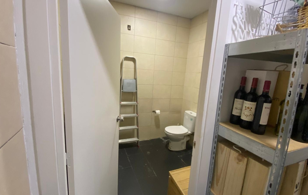 Traspaso - Bodega -
Mataró