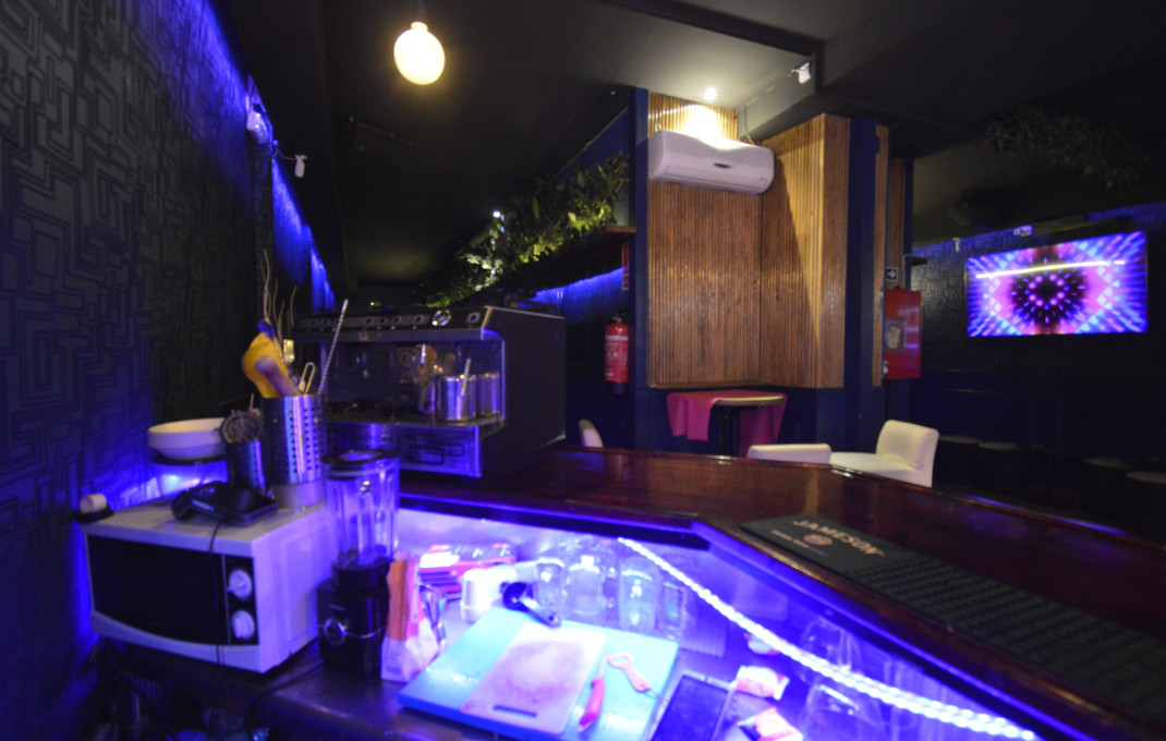 Transfert - Bar Copas Musical -
Barcelona - Eixample Izquierdo