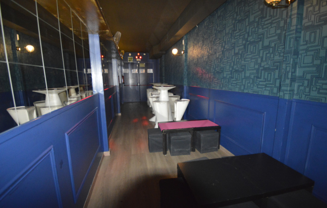 Transfert - Bar Copas Musical -
Barcelona - Eixample Izquierdo