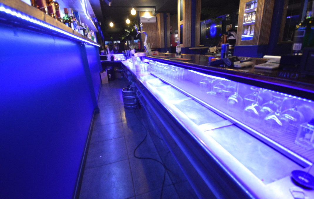 Transfert - Bar Copas Musical -
Barcelona - Eixample Izquierdo