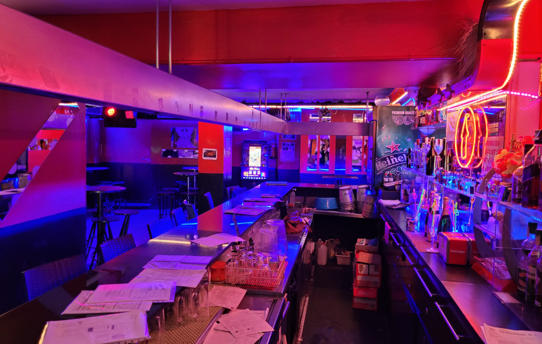 Traspaso - Bar Copas Musical -
Cornella de Llobregat - Sant Ildefons