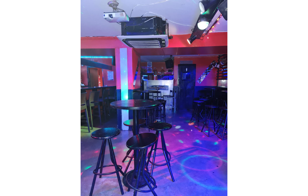 Traspaso - Bar Copas Musical -
Cornella de Llobregat - Sant Ildefons