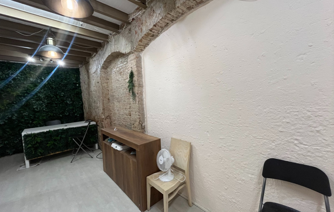 Traspaso - Peluquerias y Estetica -
Barcelona - Ciutat Vella