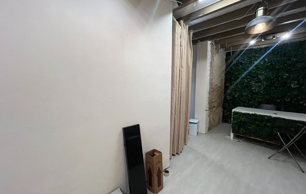 Traspaso - Peluquerias y Estetica -
Barcelona - Ciutat Vella