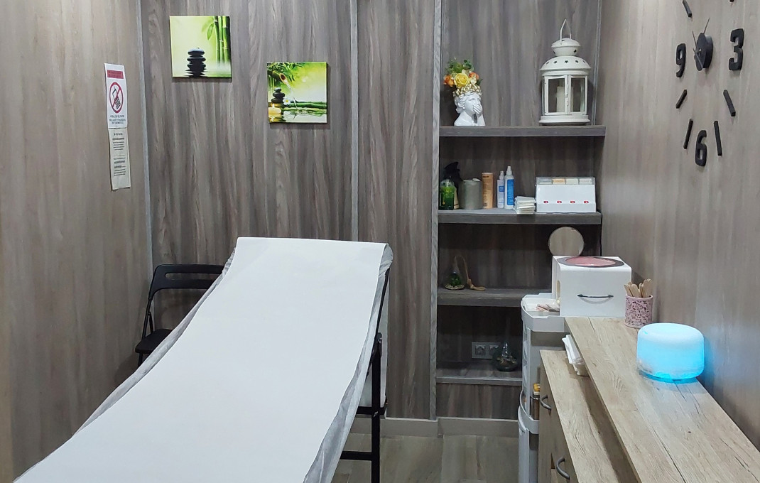 Traspaso - Peluquerias y Estetica -
Sabadell