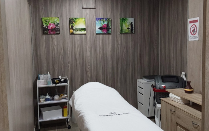 Traspaso - Peluquerias y Estetica -
Sabadell