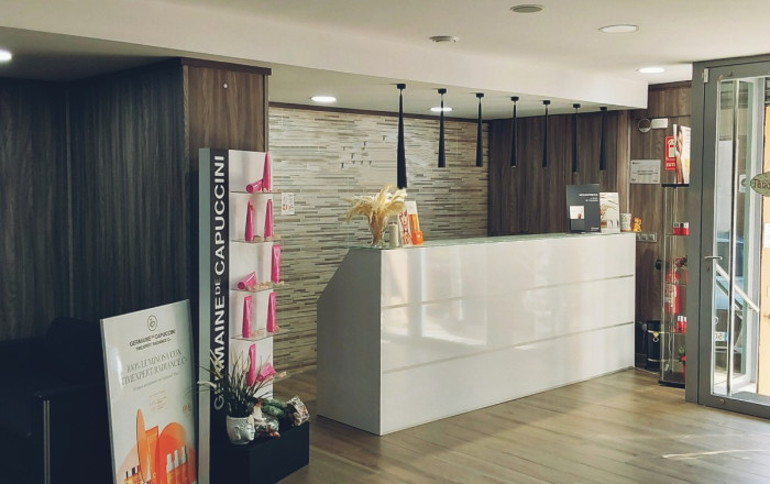 Traspaso - Peluquerias y Estetica -
Sabadell