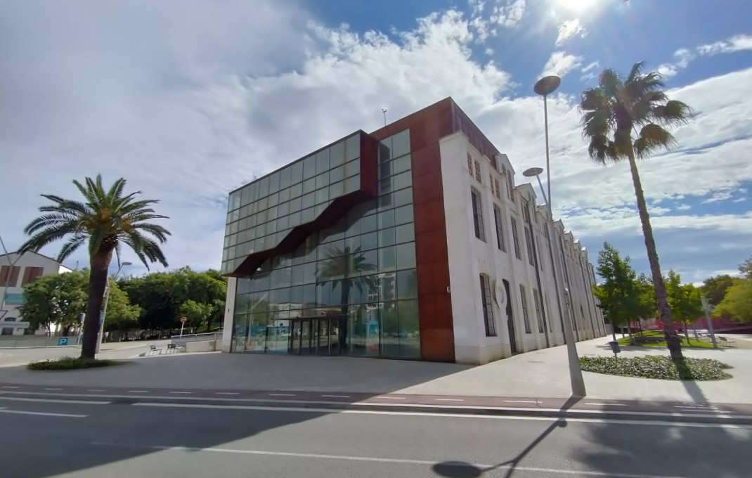 Venta - Local comercial -
Sant Feliu