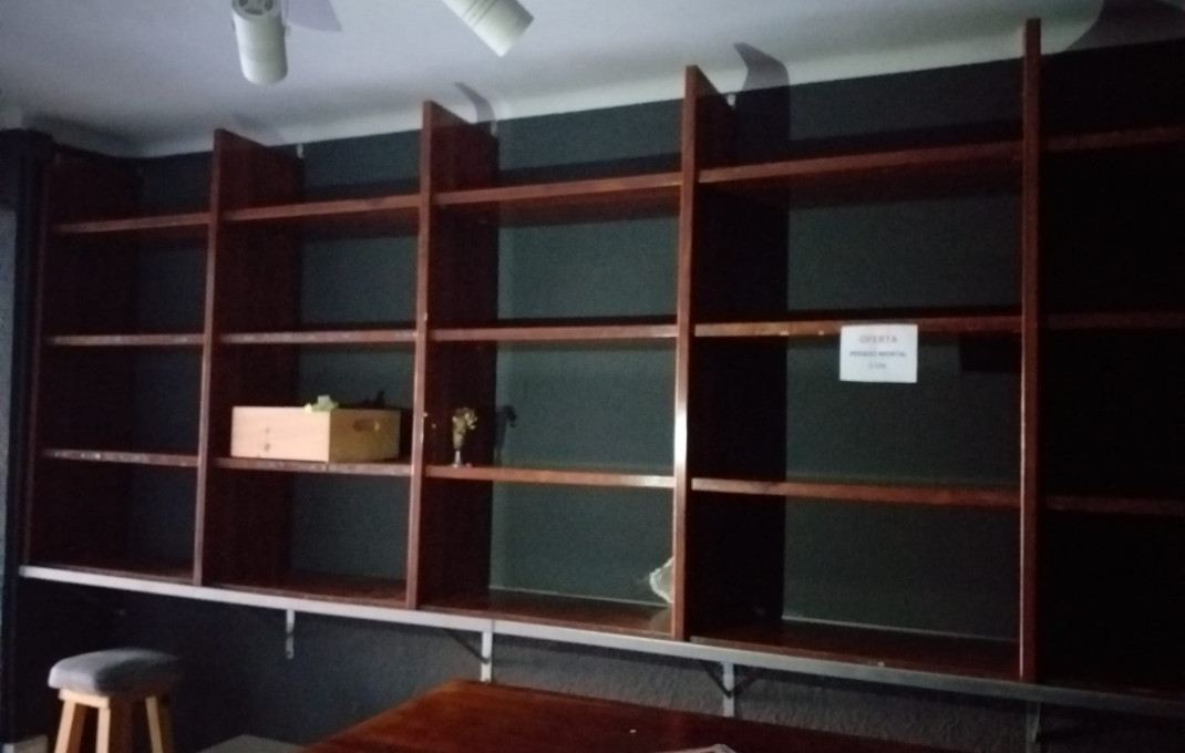 Venta - Local comercial -
Sant Feliu