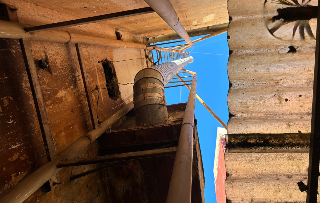 Venta en rentabilidad - Local comercial -
Santa Coloma de Gramenet