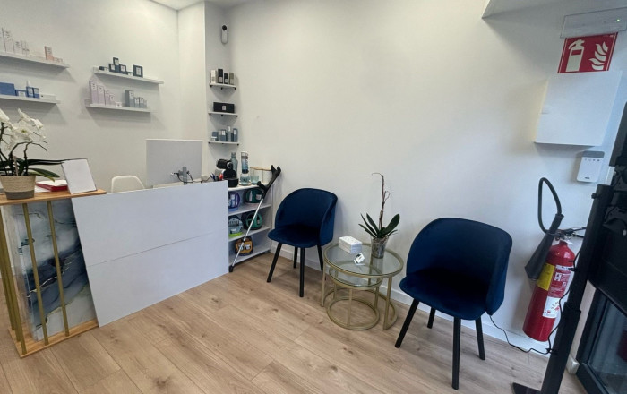 Traspaso - Peluquerias y Estetica -
Barcelona - Sarria-Sant Gervasi