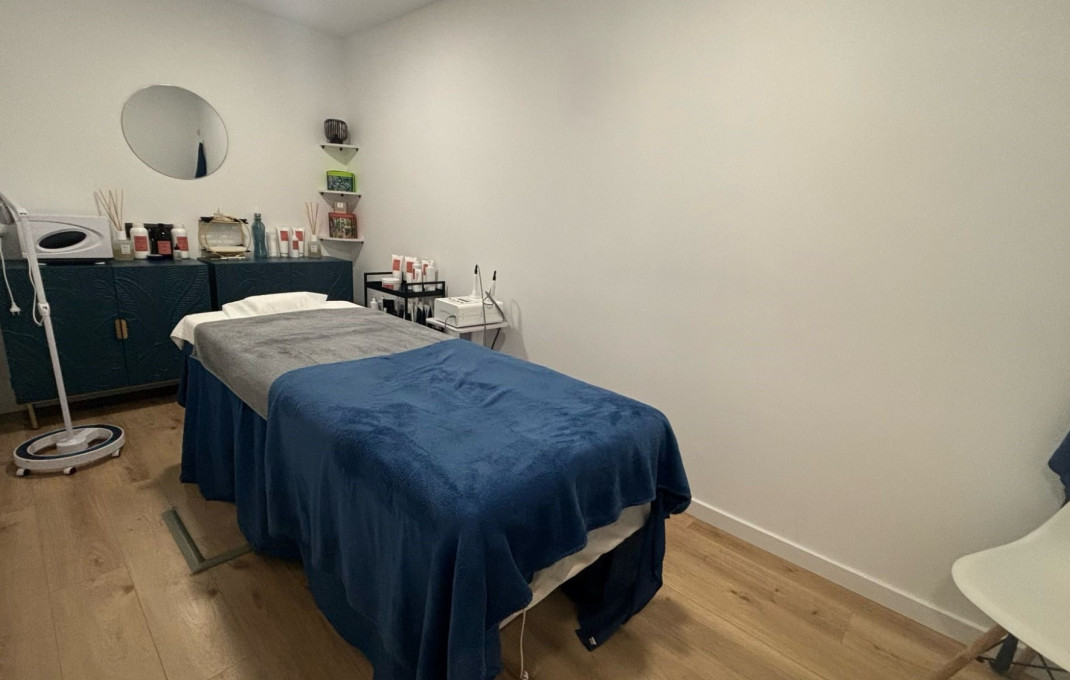 Traspaso - Peluquerias y Estetica -
Barcelona - Sarria-Sant Gervasi