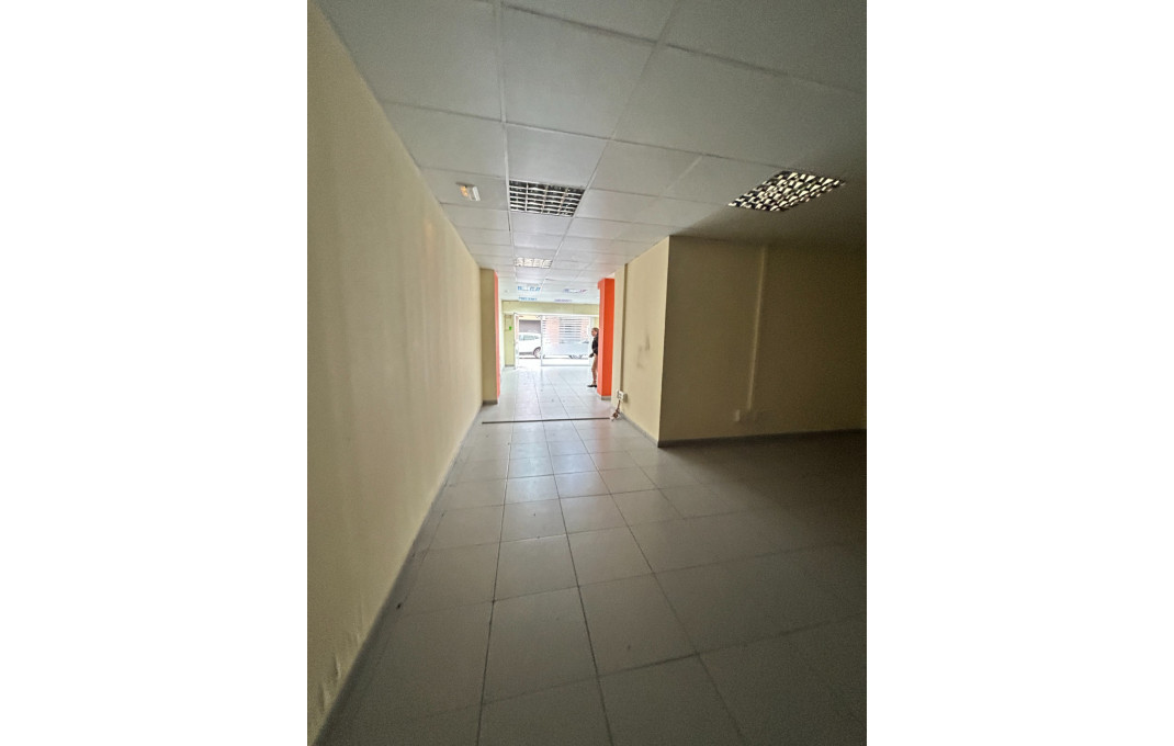 Revente - Local comercial -
Gavá