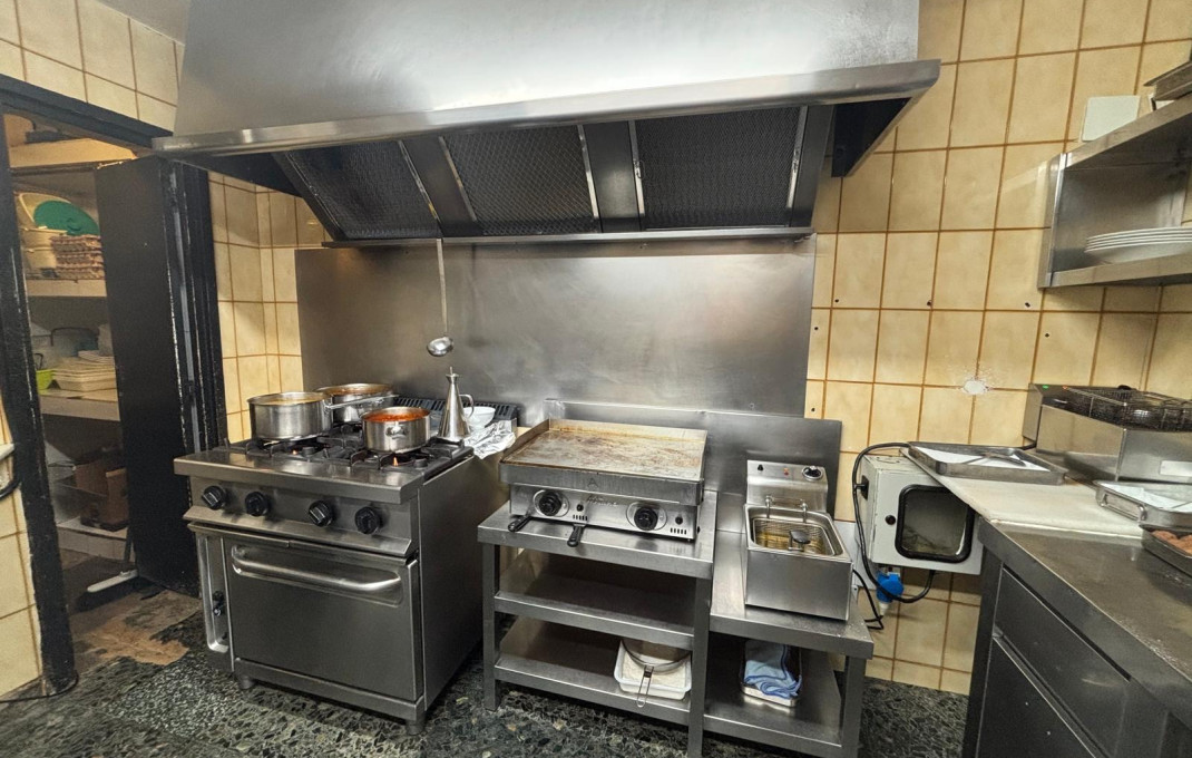 Traspaso - Restaurante -
Barcelona - Gràcia