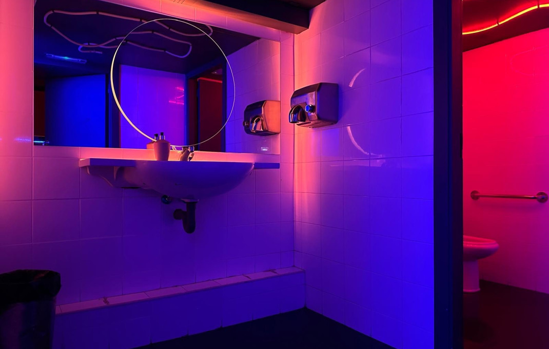 Transfert - Bar Copas Musical -
Barcelona - Eixample Izquierdo