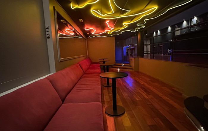 Transfert - Bar Copas Musical -
Barcelona - Eixample Izquierdo