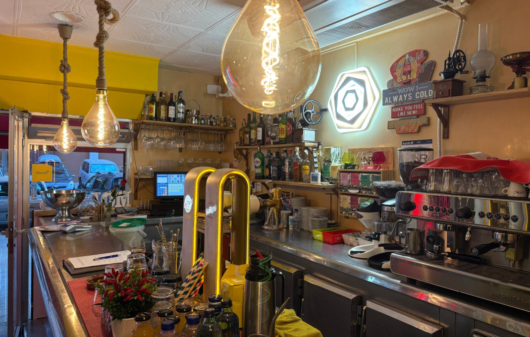 Traspaso - Bar-Cafeteria -
Sant Feliu