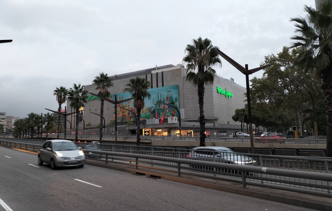 Traspaso - Take Away -
Barcelona - Les corts