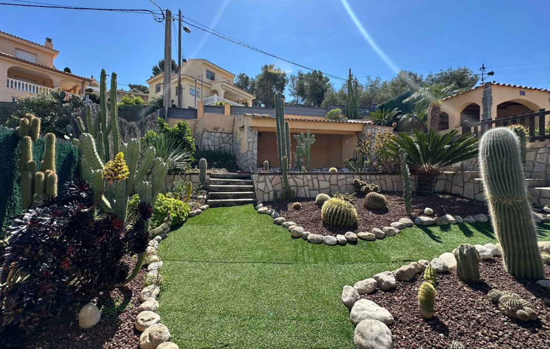 Venta - Casa -
Cubelles