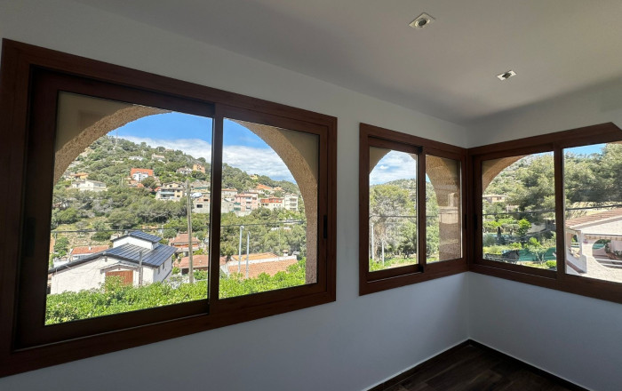 Venta - Casa -
Cubelles