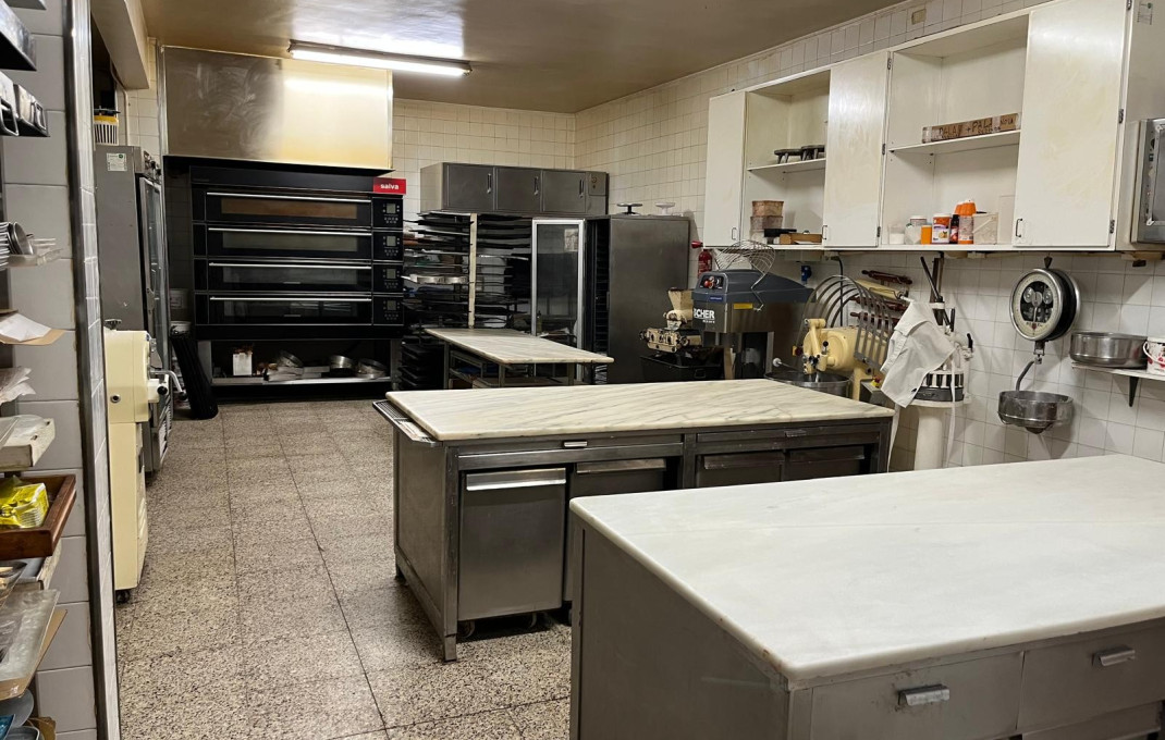 Traspaso - Obradores y/o Panaderias -
Barcelona - Plaza España