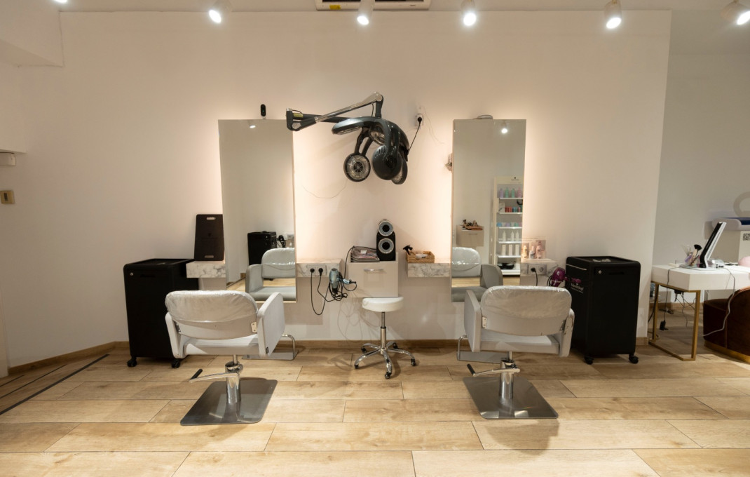 Traspaso - Peluquerias y Estetica -
Barcelona - Sarriá - Francesc Macia