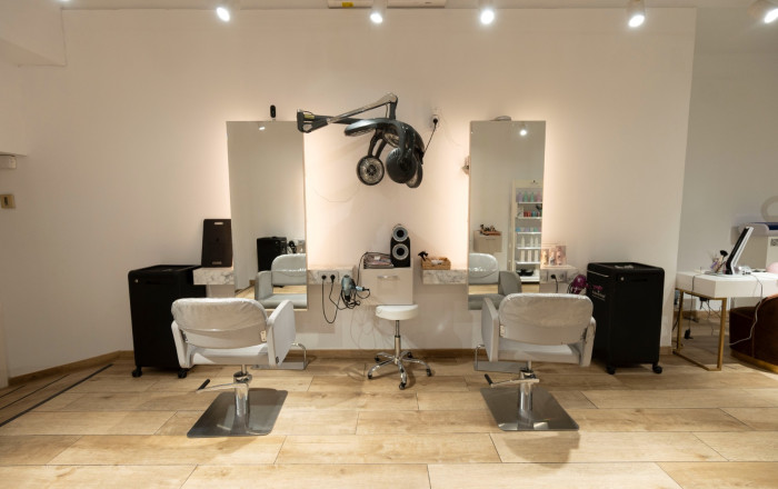 Traspaso - Peluquerias y Estetica -
Barcelona - Sarriá - Francesc Macia