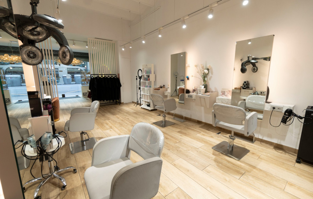 Traspaso - Peluquerias y Estetica -
Barcelona - Sarriá - Francesc Macia
