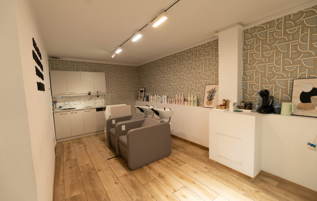 Traspaso - Peluquerias y Estetica -
Barcelona - Sarriá - Francesc Macia