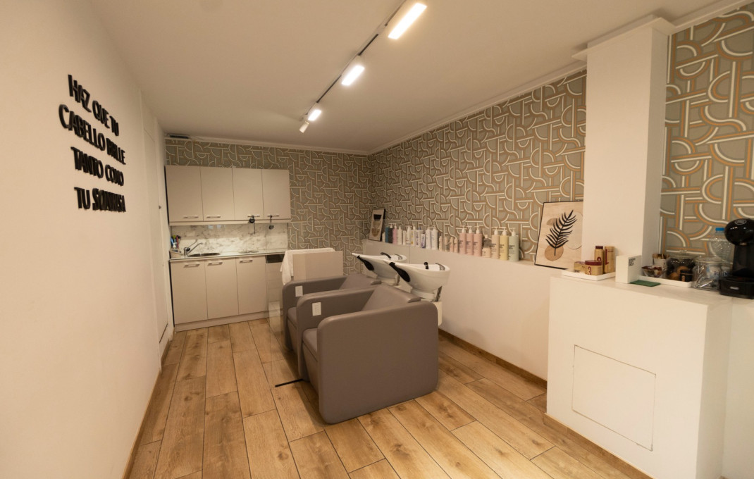 Traspaso - Peluquerias y Estetica -
Barcelona - Sarriá - Francesc Macia