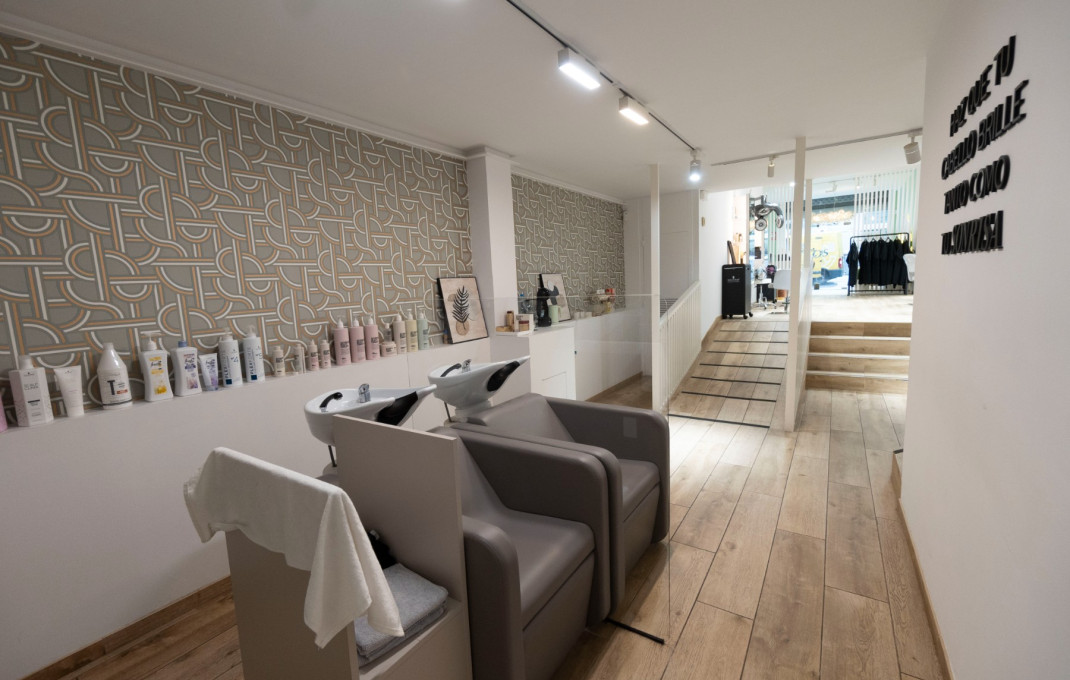 Traspaso - Peluquerias y Estetica -
Barcelona - Sarriá - Francesc Macia