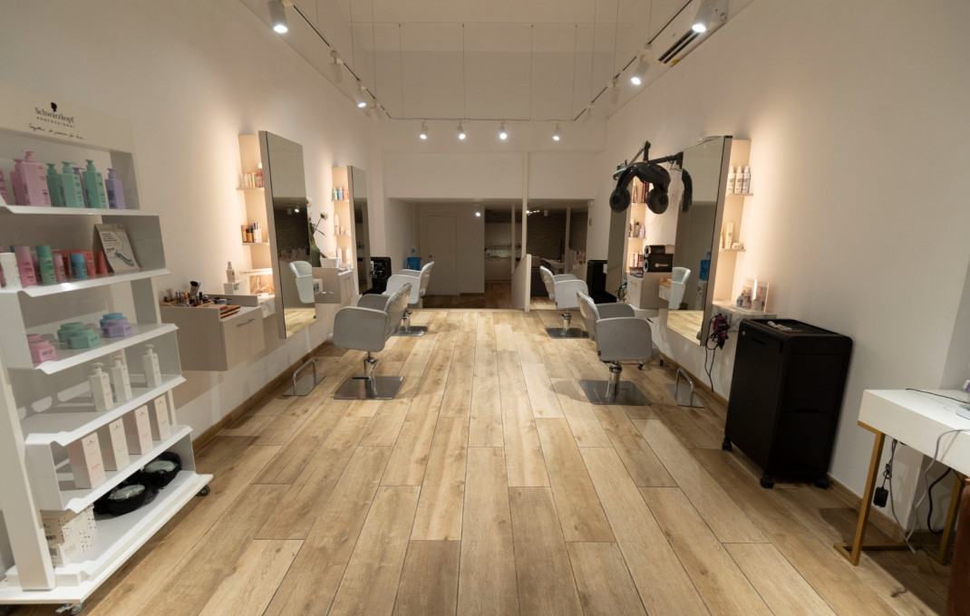 Traspaso - Peluquerias y Estetica -
Barcelona - Sarriá - Francesc Macia