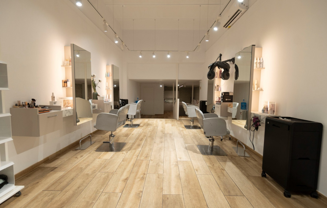 Traspaso - Peluquerias y Estetica -
Barcelona - Sarriá - Francesc Macia