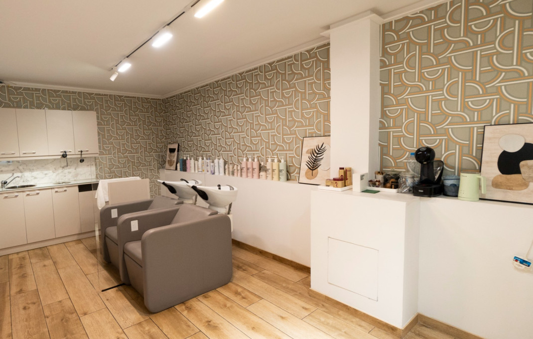 Traspaso - Peluquerias y Estetica -
Barcelona - Sarriá - Francesc Macia