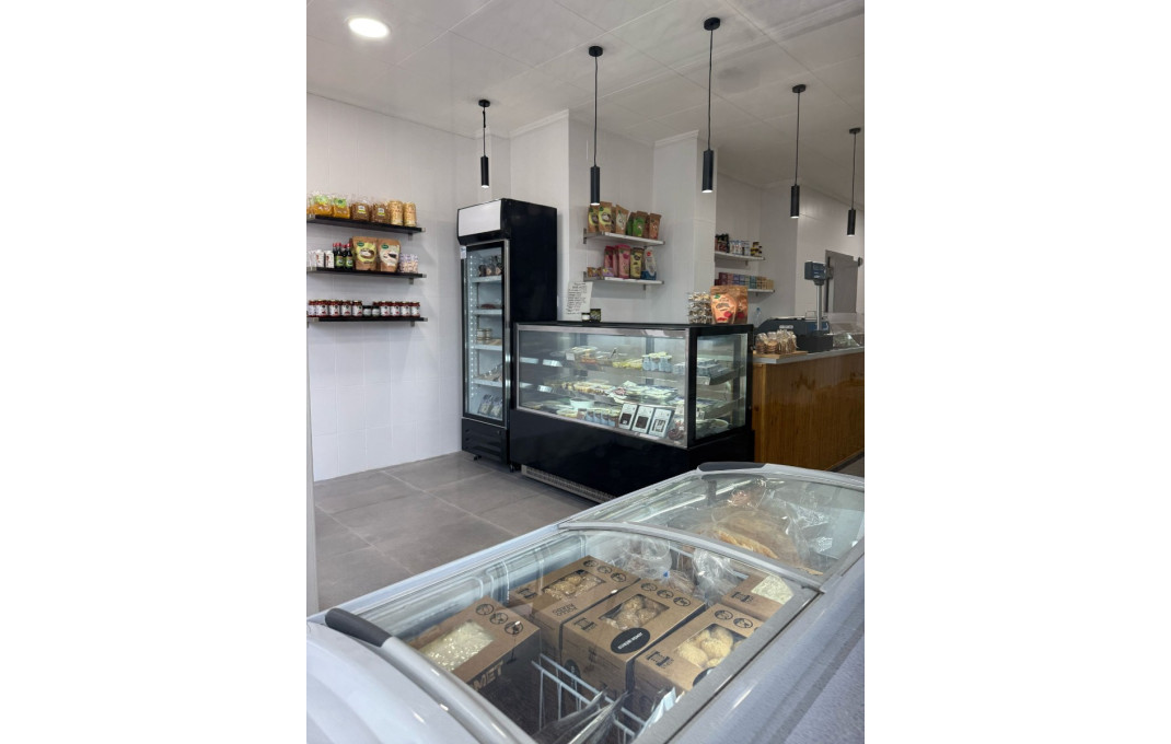 Traspaso - Tienda Alimentacion  -
Girona