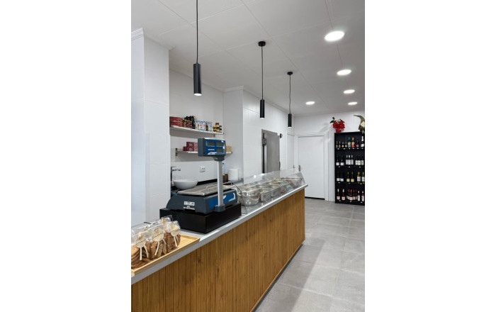 Traspaso - Tienda Alimentacion  -
Girona