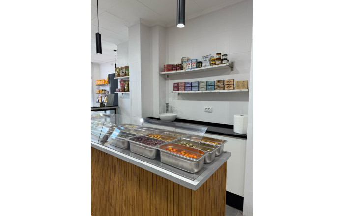 Traspaso - Tienda Alimentacion  -
Girona