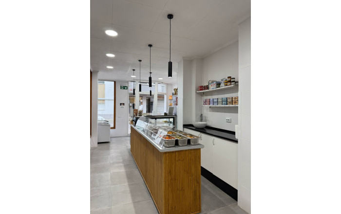 Traspaso - Tienda Alimentacion  -
Girona