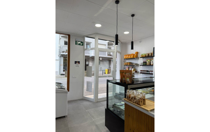 Traspaso - Tienda Alimentacion  -
Girona