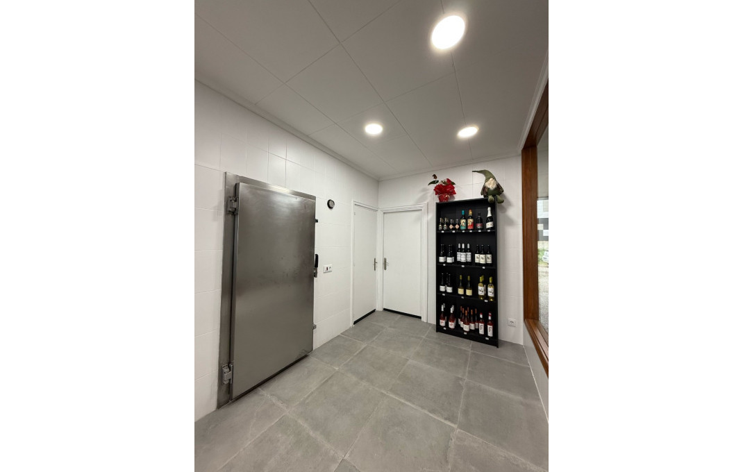 Traspaso - Tienda Alimentacion  -
Girona