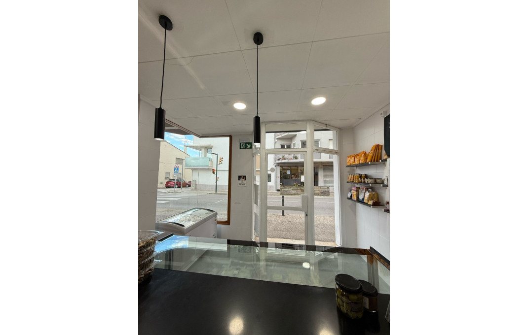 Traspaso - Tienda Alimentacion  -
Girona