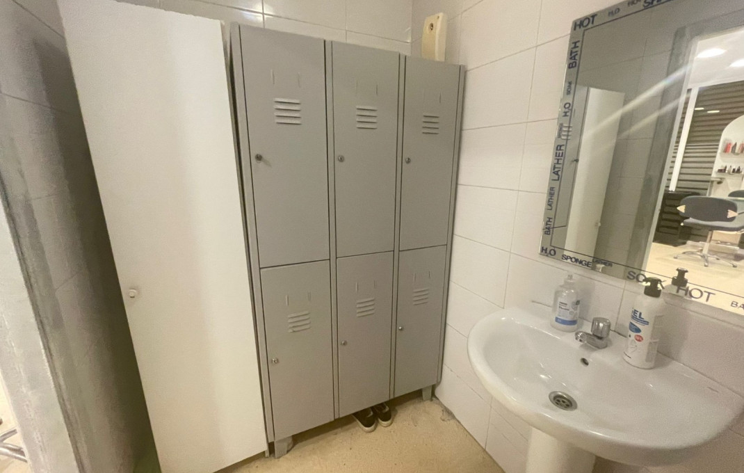 Traspaso - Peluquerias y Estetica -
Barcelona - Sant Andreu