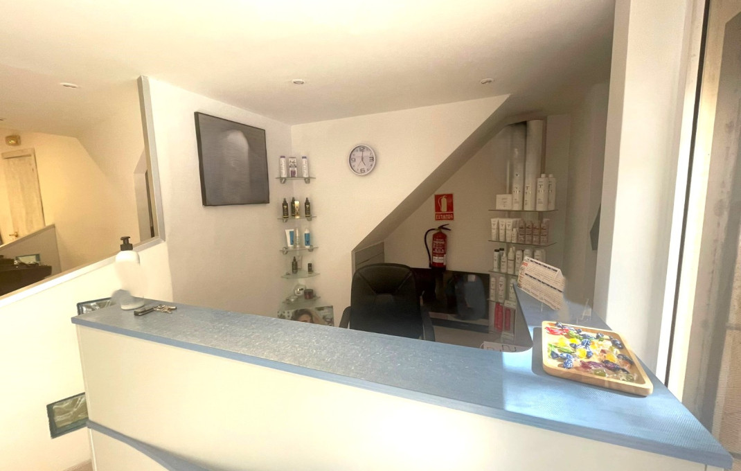 Traspaso - Peluquerias y Estetica -
Barcelona - Sant Andreu