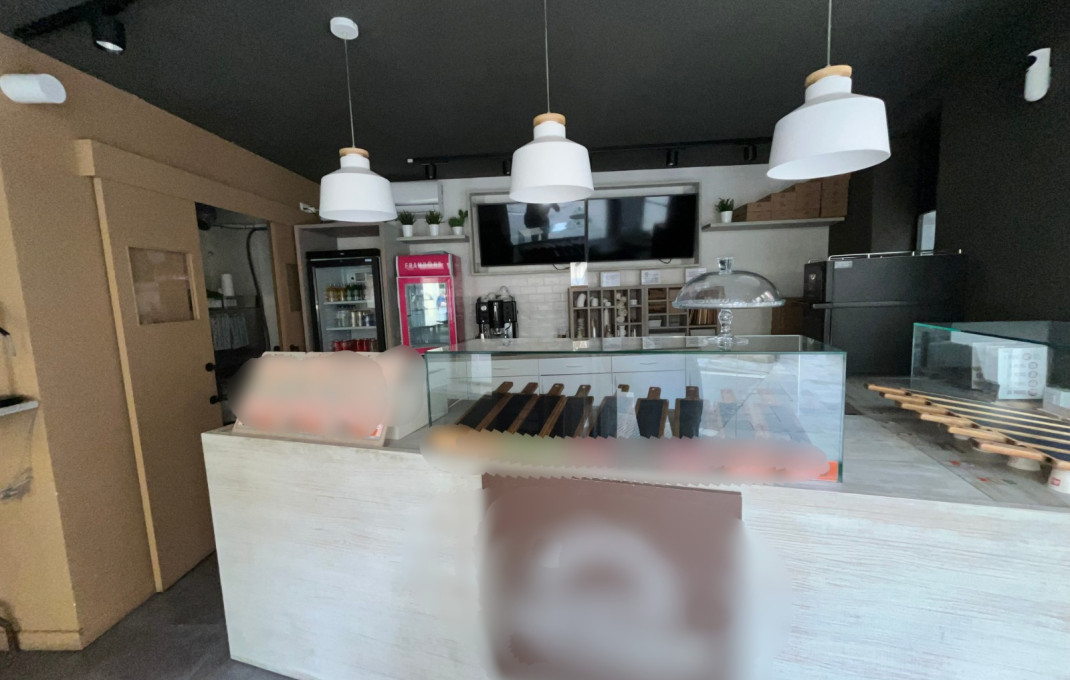 Transfer - Take Away -
Barcelona - Sarria-Sant Gervasi