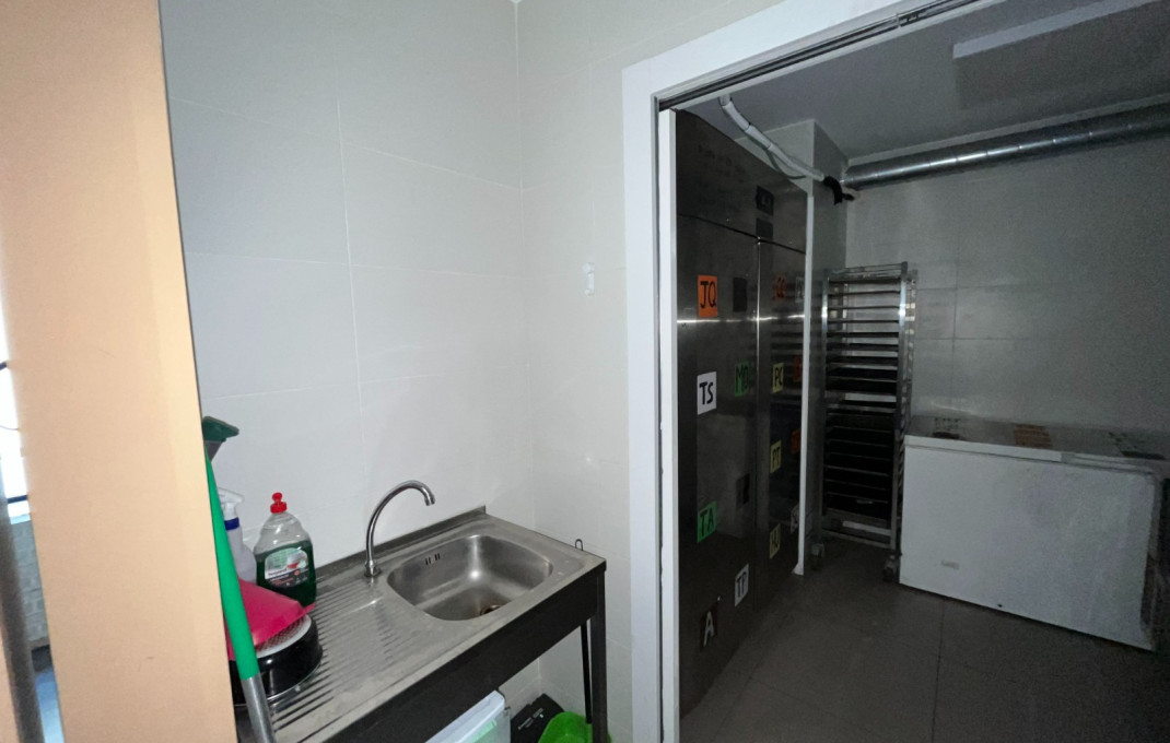 Transfer - Take Away -
Barcelona - Sarria-Sant Gervasi