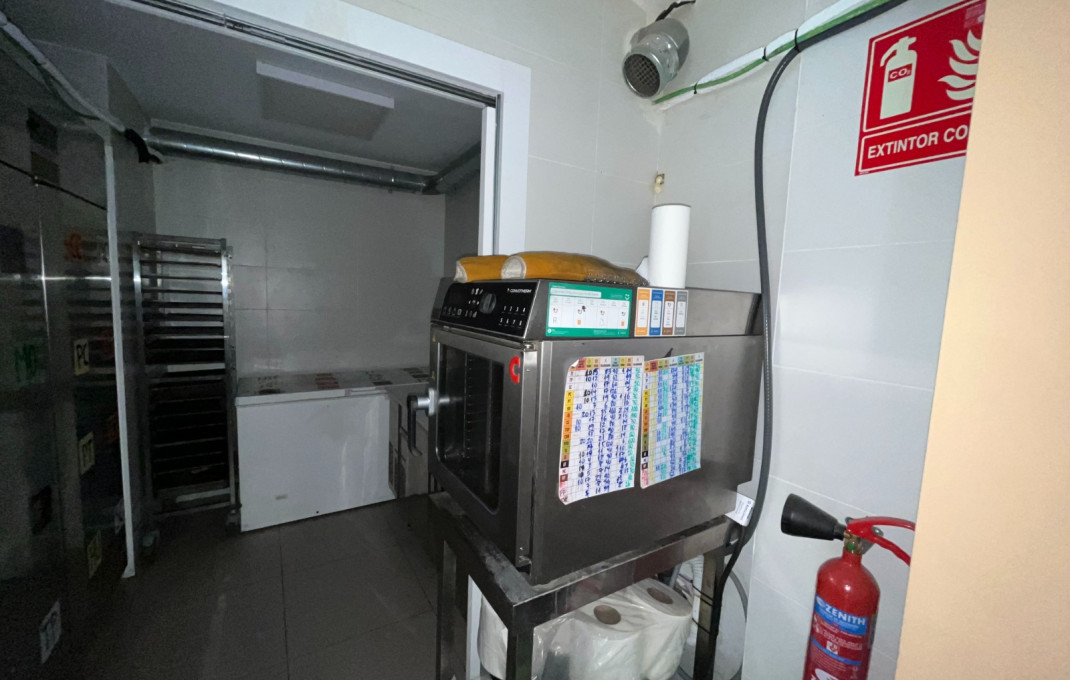 Transfer - Take Away -
Barcelona - Sarria-Sant Gervasi