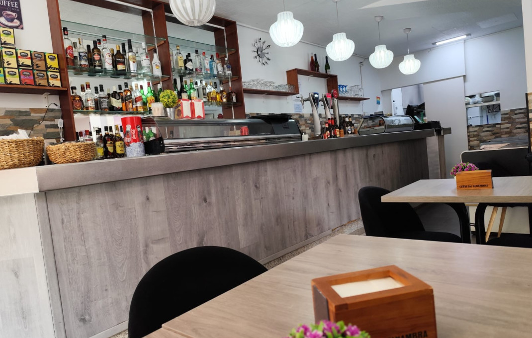 Traspaso - Bar-Cafeteria -
L'Hospitalet de Llobregat