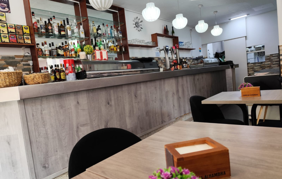 Traspaso - Bar-Cafeteria -
L'Hospitalet de Llobregat