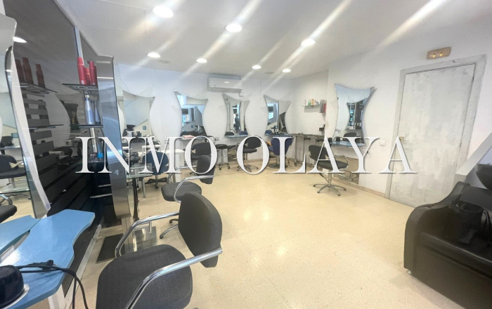 Traspaso - Peluquerias y Estetica -
Barcelona - Sant Andreu