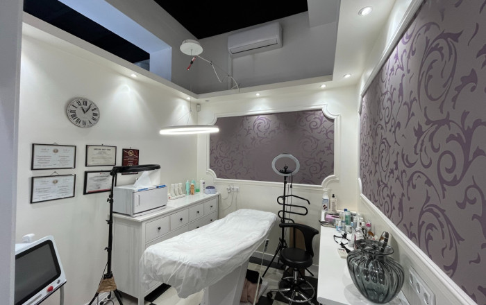 Traspaso - Peluquerias y Estetica -
Barcelona - Sarria-Sant Gervasi